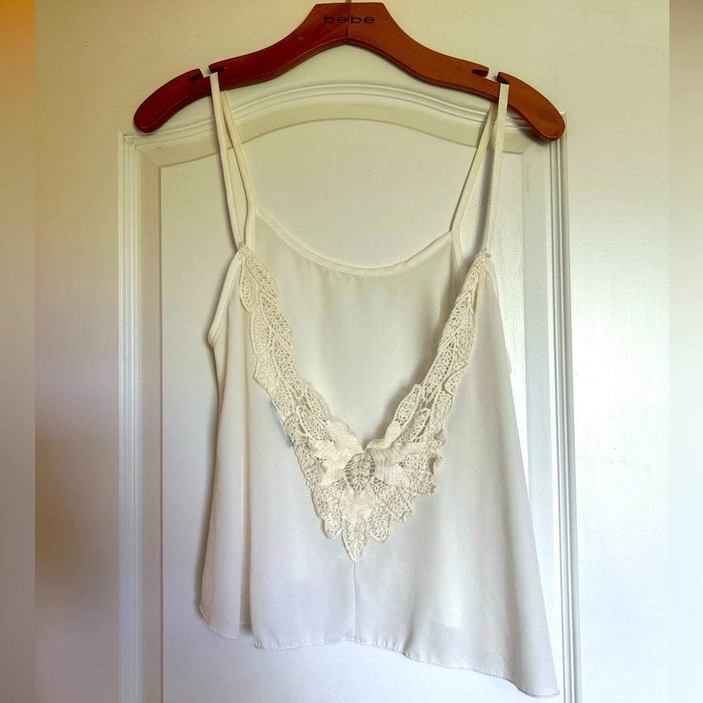 Cantata White Size Medium Cropped Top with Lace Detail